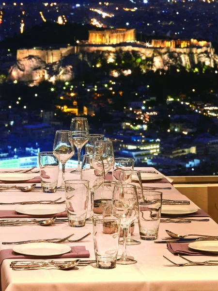 Valentine’s dinner: Ξαναερωτευτείτε στα εστιατόρια και τα ξενοδοχεία της Αθήνας - εικόνα 1