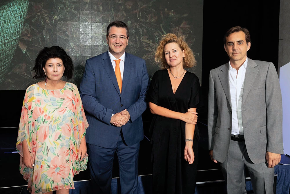 Η συνιδιοκτήτρια του Αθηνοράματος Άννη Ηλιοπούλου, ο Περιφερειάρχης Κεντρικής Μακεδονίας Απόστολος Τζιτζικώστα, η Maria Goncharova, CEO του «Makedonia Palace» και ο Ηλίας Κοκκοτός, ιδιοκτήτης των «Elounda Hotels & Resorts» 