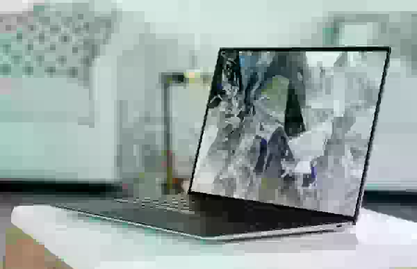 Νέα πανίσχυρα laptop, με... θέματα φόρτισης