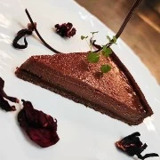 Τάρτα σοκολάτας με ιβίσκο