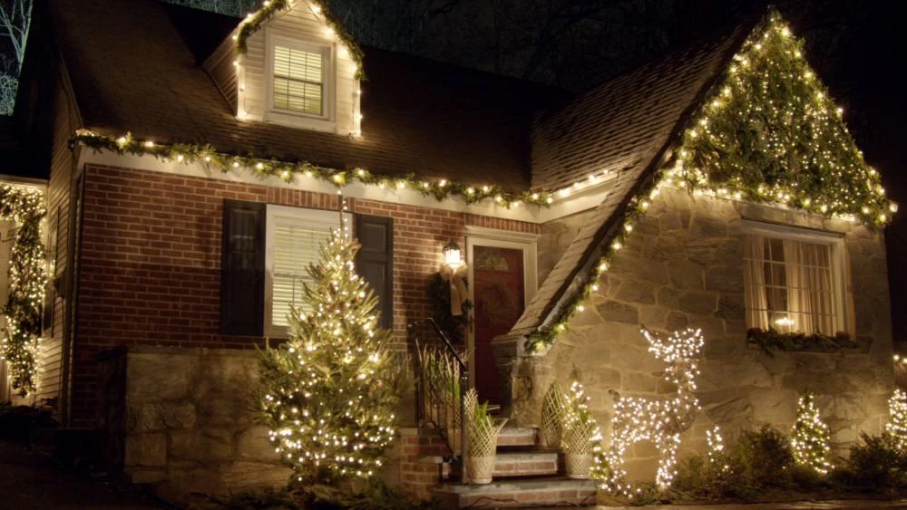 Οι 10 καλύτερες ταινίες και σειρές του Netflix για τα πιο μαγικά Χριστούγεννα στο σπίτι - εικόνα 1
