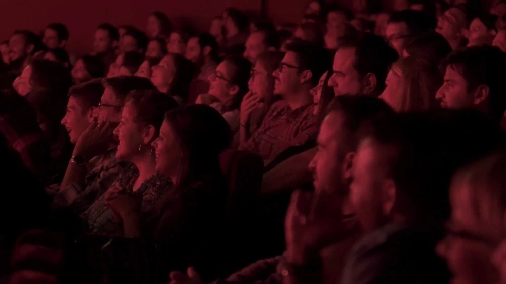 Ένα απ’ τα καλύτερα ελληνικά stand up σόλο έρχεται στην οθόνη σου - εικόνα 2