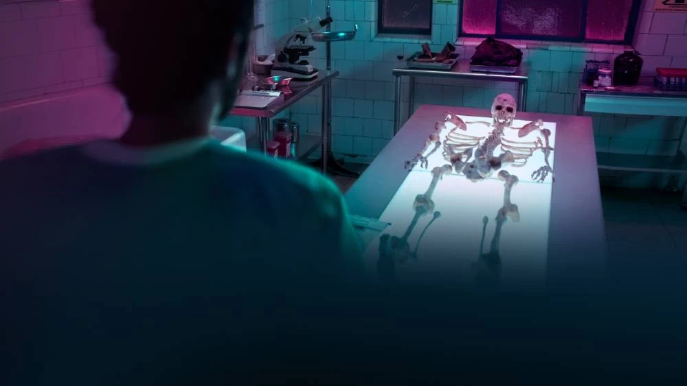 WHO_KILLED_SARA Τι θα δούμε τον Μάιο στο Netflix;