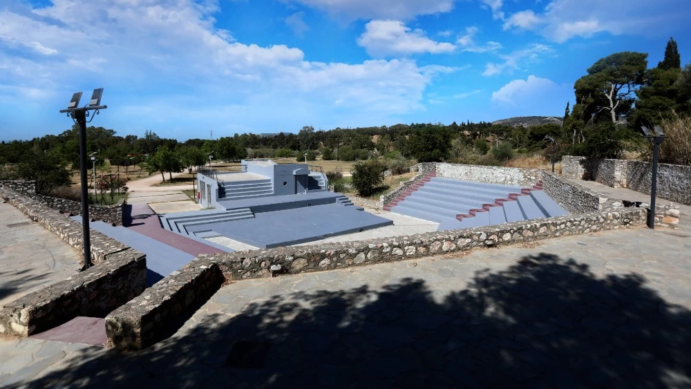 Ανακαινίστηκε το ανοιχτό θέατρο του Μητροπολιτικού Πάρκου «Αντώνης Τρίτσης» - εικόνα 2