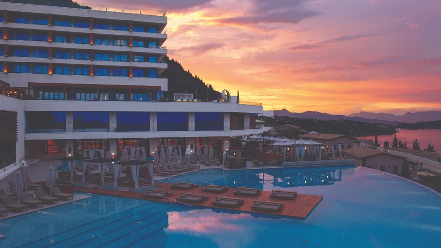 Μια από τις πιο σημαντικές  ξενοδοχειακές αφίξεις της χρονιάς, το επιβλητικό «Angsana Corfu» στις Μπενίτσες