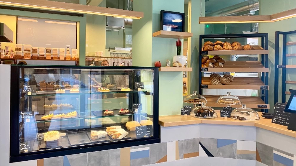 Ένας «Monokeros» φέρνει το αυθεντικό, παλιό ψωμί στο Παγκράτι