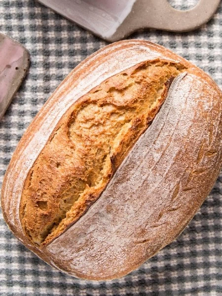 Ένας «Monokeros» φέρνει το αυθεντικό, παλιό ψωμί στο Παγκράτι