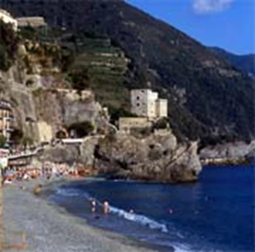 Monterosso al Mare: το παλιό ψαρολίμανο είναι από τα πιο δημοφιλή χωριά στις Πέντε Γαίες. 