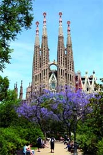Το σήμα κατατεθέν της πόλης, ο ναός της Sagrada Familia. 
