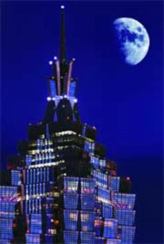 To «Grand Hyatt» είναι το ψηλότερο ξενοδοχείο στον κόσμο, που στεγάζεται στον Jin Mao Tower 
