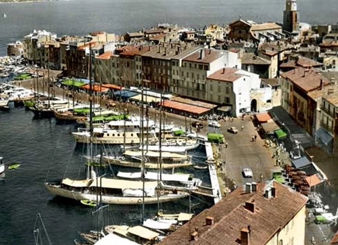 Το λιμάνι είναι reserve κάθε καλοκαίρι από ιστιοπλοϊκά και mega yachts
